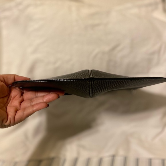 Louis Vuitton Epi Demi Lune Pochette - Picture 3 of 8